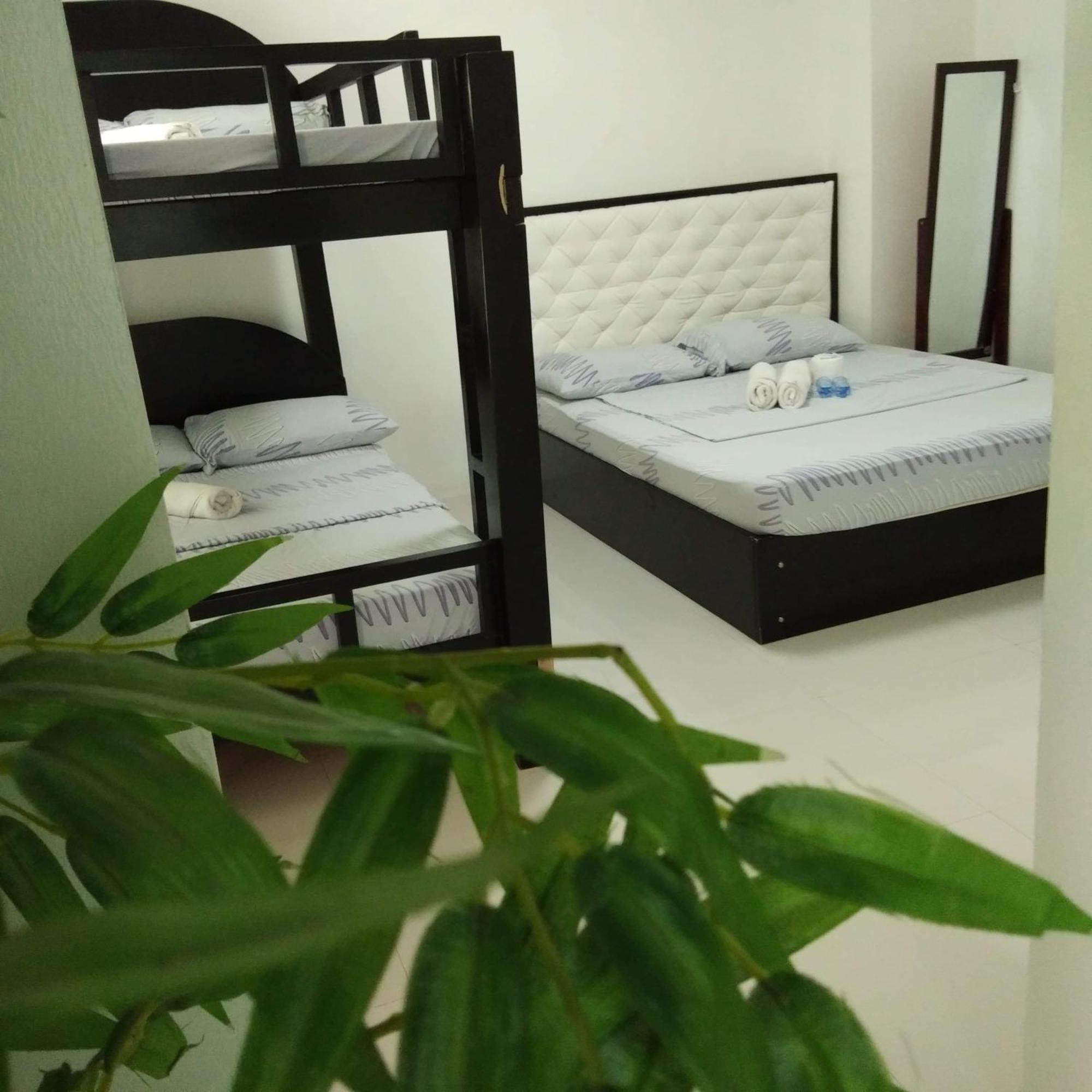 N&J Lopez Lodging House Pasay Værelse billede