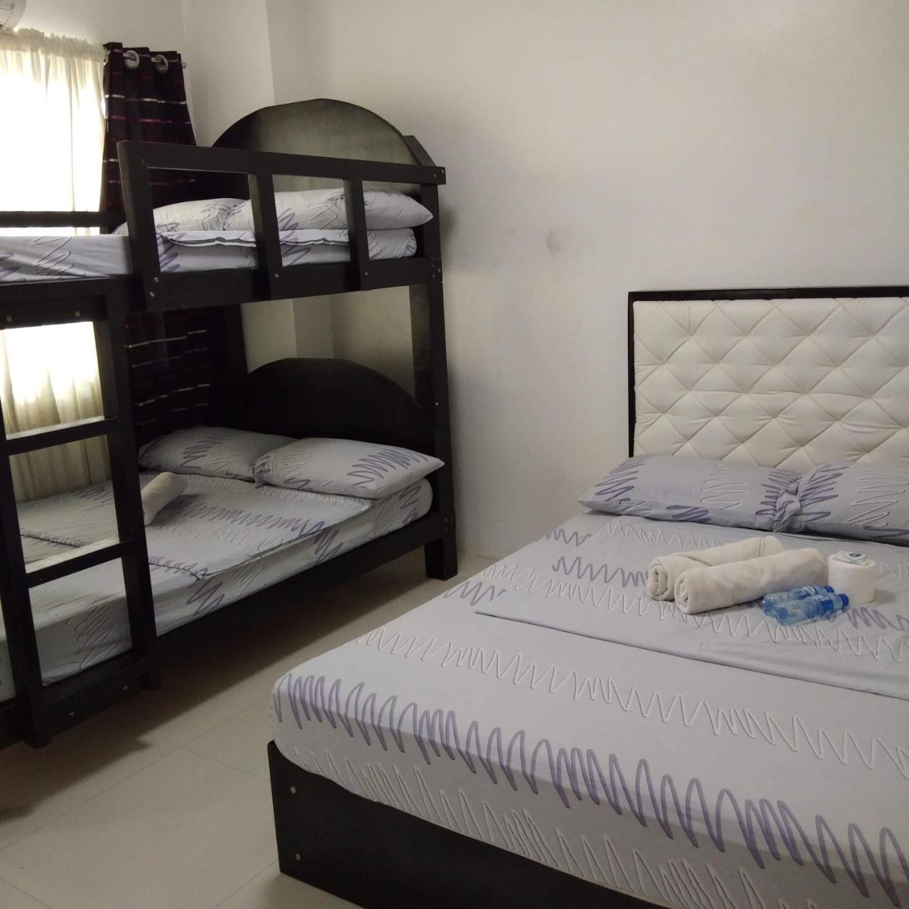 N&J Lopez Lodging House Pasay Værelse billede